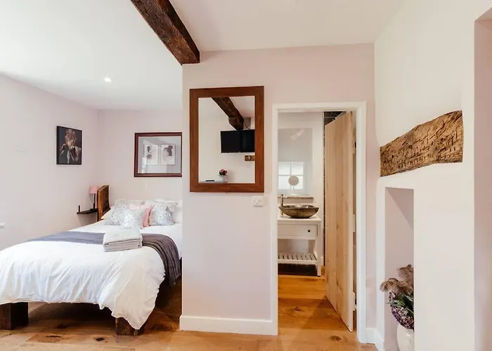Hall View Guest Suite